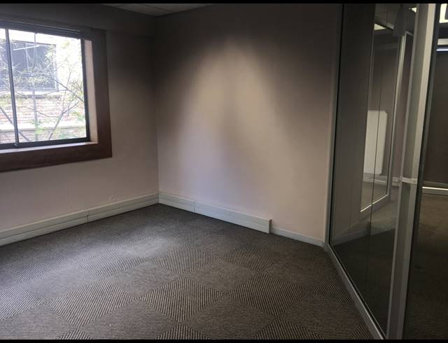 114M² OFFICE TO LET IN BELLVILLE CENTRAL